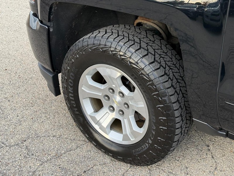 Chevrolet Silverado 1500 Vehicle Full-screen Gallery Image 10