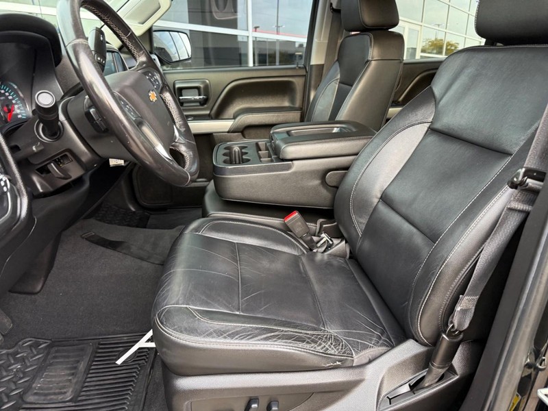 Chevrolet Silverado 1500 Vehicle Full-screen Gallery Image 17