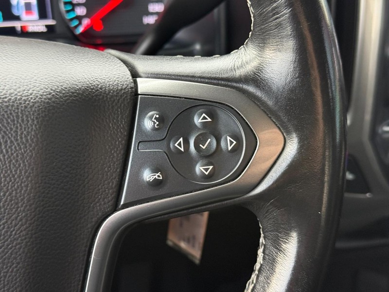 Chevrolet Silverado 1500 Vehicle Full-screen Gallery Image 22