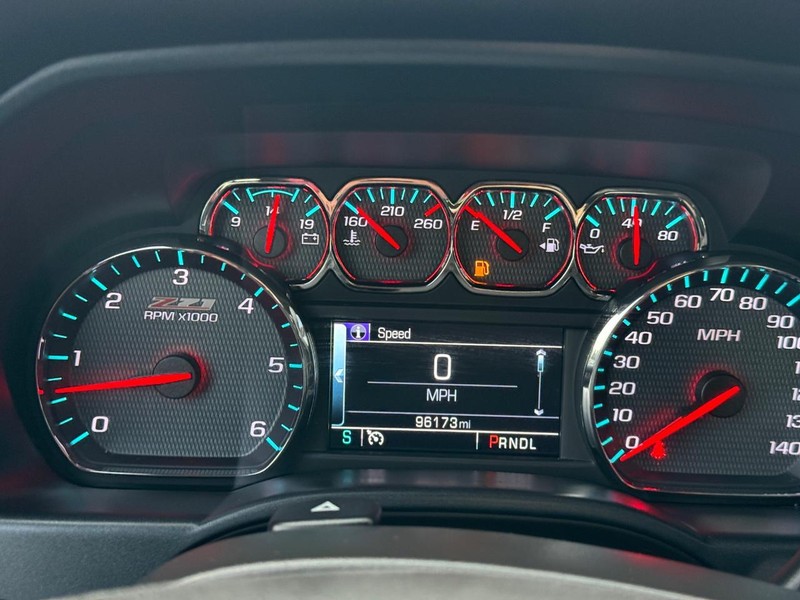 Chevrolet Silverado 1500 Vehicle Full-screen Gallery Image 23