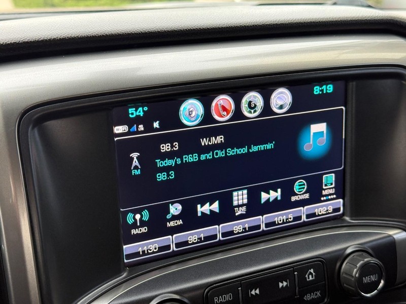 Chevrolet Silverado 1500 Vehicle Full-screen Gallery Image 24