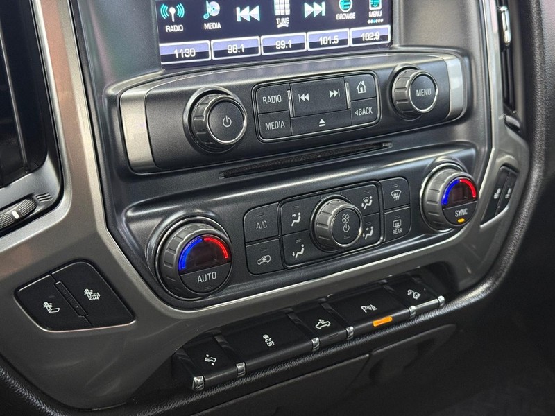 Chevrolet Silverado 1500 Vehicle Full-screen Gallery Image 28