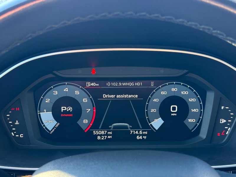 Audi Q3 Vehicle Full-screen Gallery Image 22