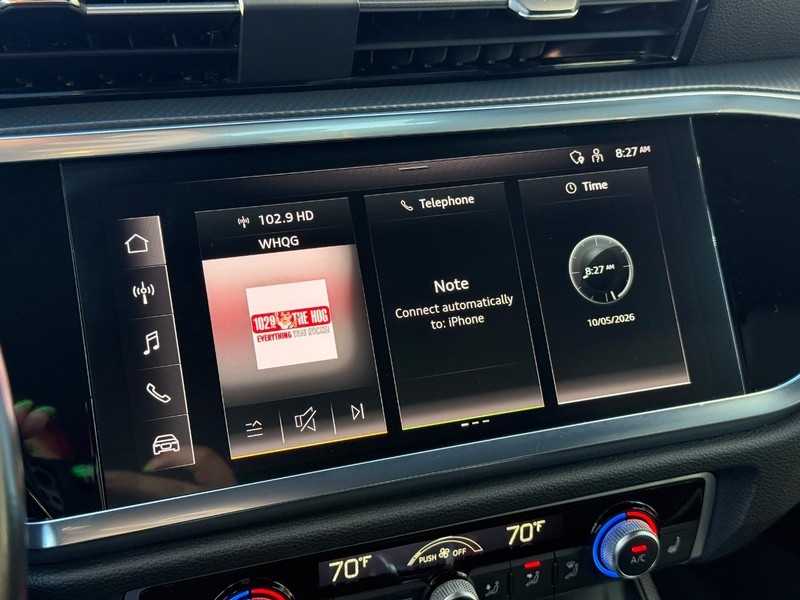 Audi Q3 Vehicle Full-screen Gallery Image 23