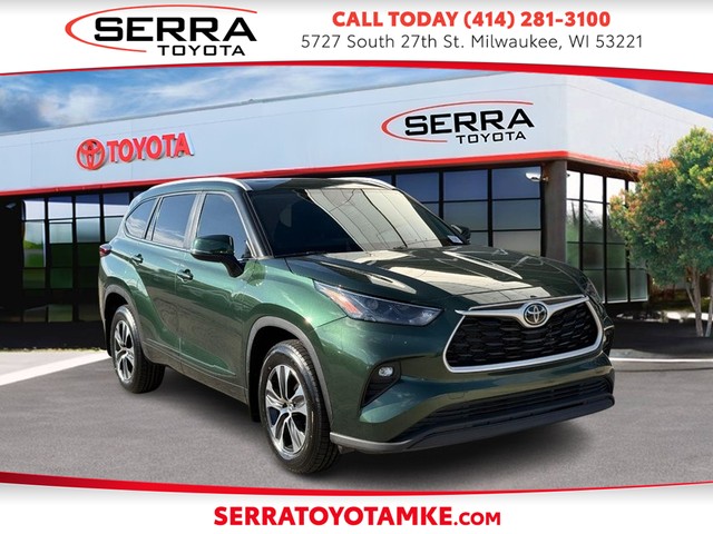 Milwaukee WI 2023 Toyota Highlander more details - toyota highlander