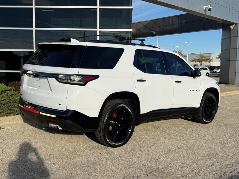 Chevrolet Traverse Vehicle Full-screen Gallery Image 03