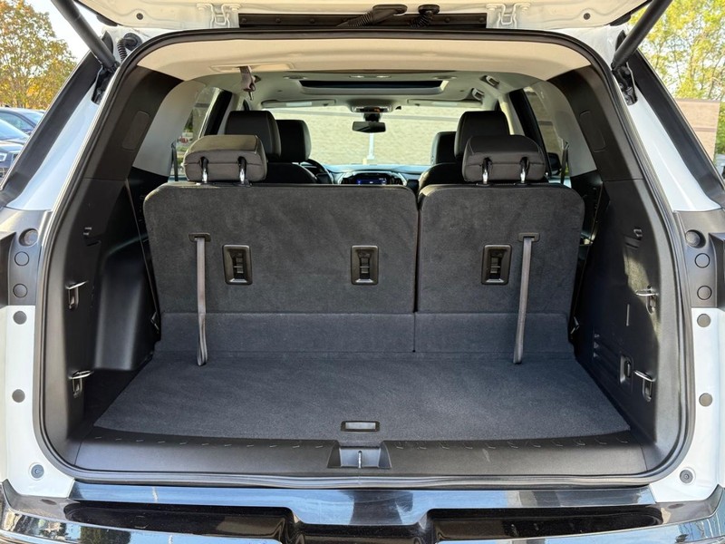 Chevrolet Traverse Vehicle Full-screen Gallery Image 06