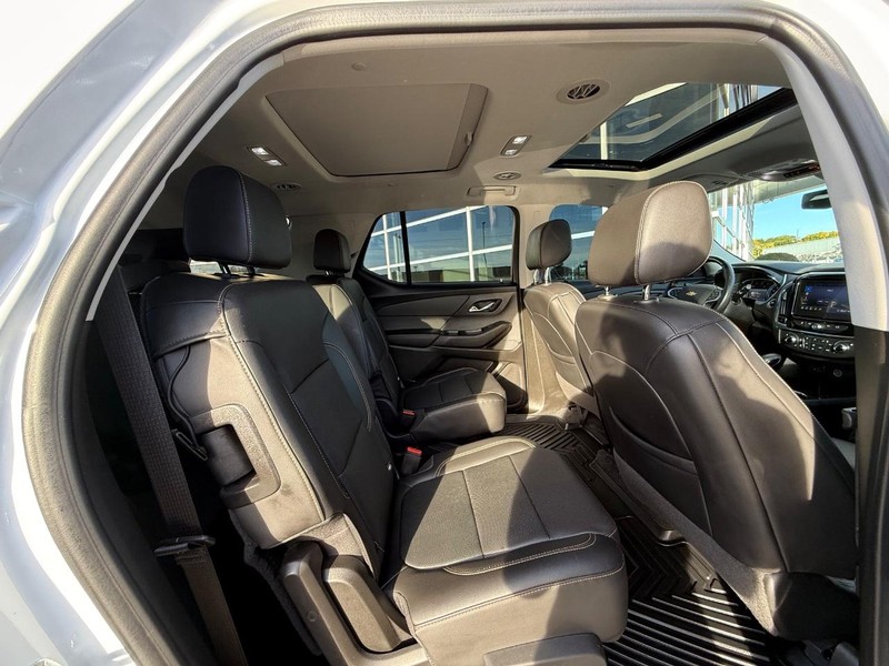 Chevrolet Traverse Vehicle Full-screen Gallery Image 12