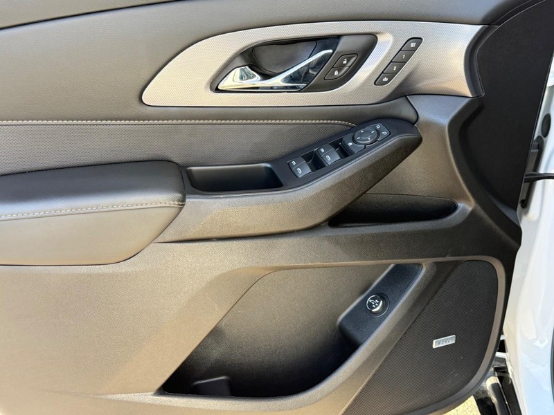 Chevrolet Traverse Vehicle Full-screen Gallery Image 26
