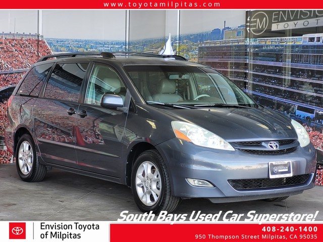 more details - toyota sienna