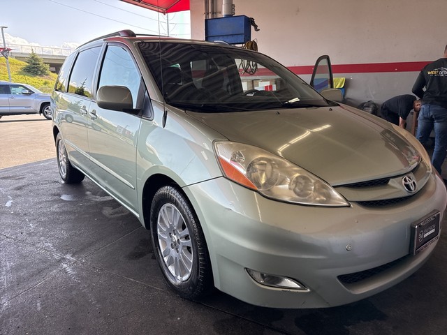 more details - toyota sienna