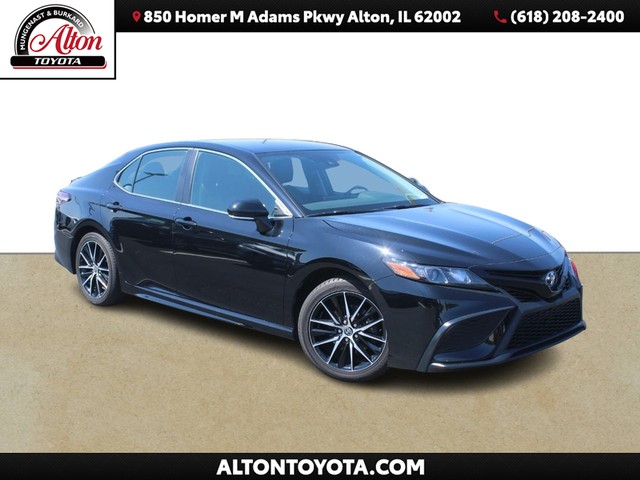 2022 Toyota Camry Hybrid SE at Mungenast Alton Toyota Scion in Alton IL