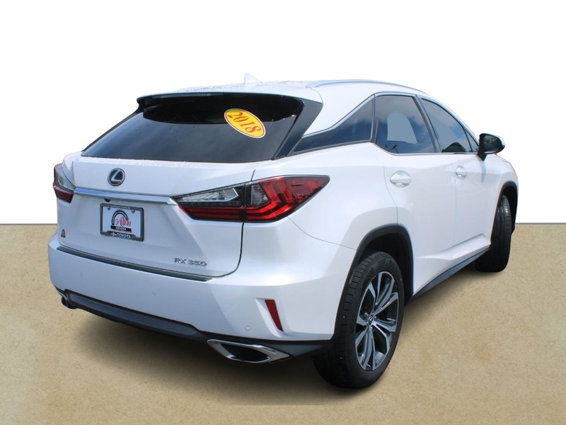 Lexus RX Vehicle Full-screen Gallery Image 03