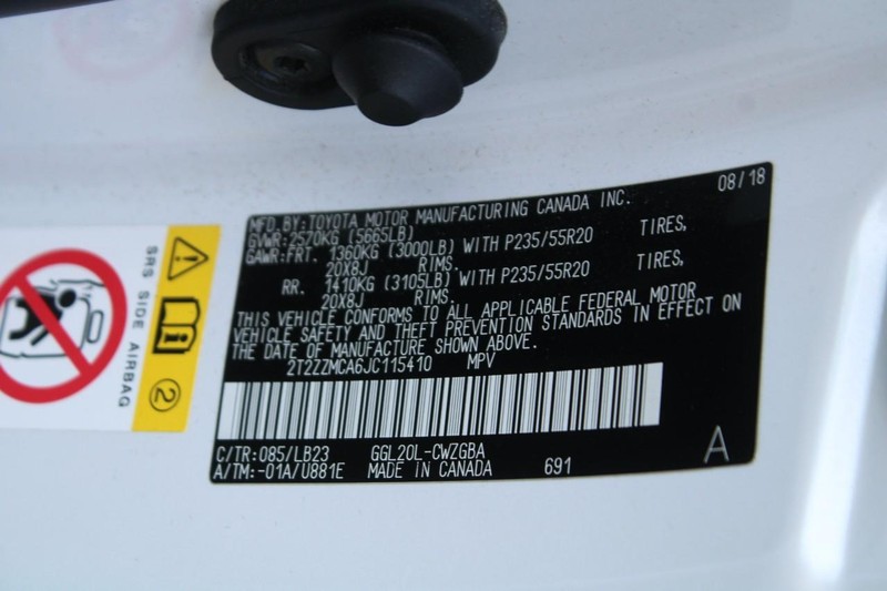 Lexus RX Vehicle Full-screen Gallery Image 16