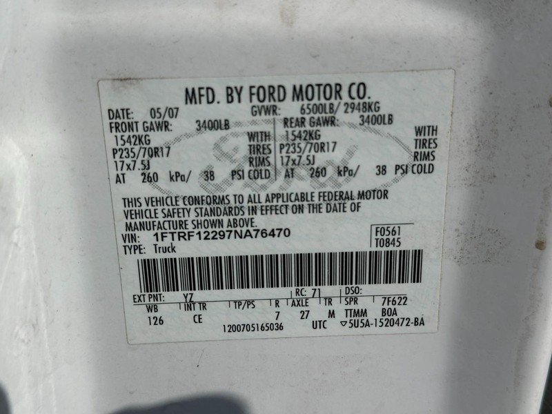 Ford F-150 Vehicle Full-screen Gallery Image 15