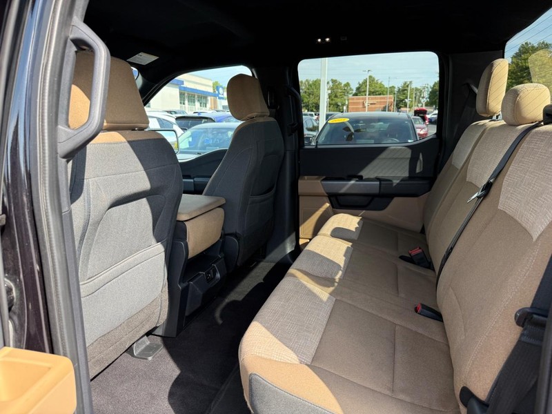 Ford F-150 Vehicle Full-screen Gallery Image 11