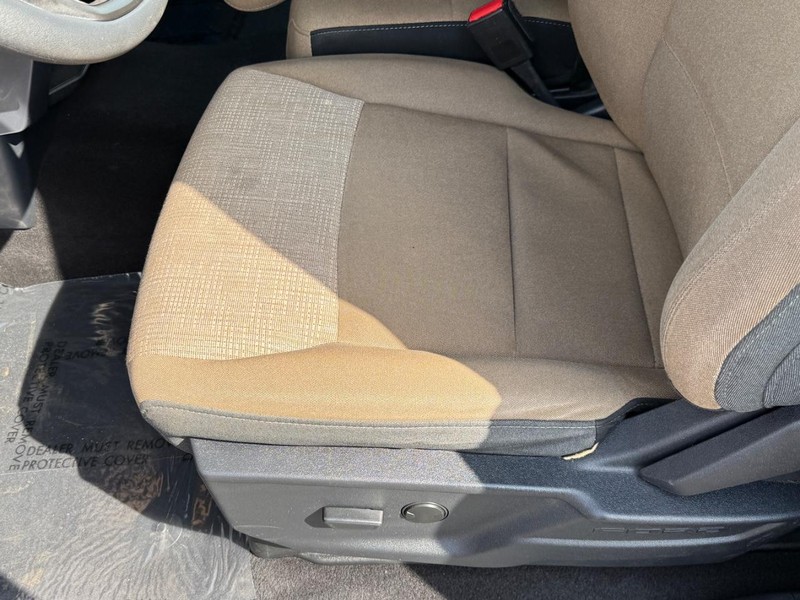 Ford F-150 Vehicle Full-screen Gallery Image 16