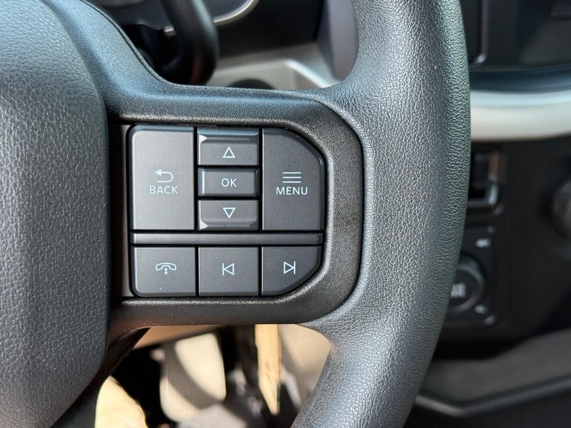 Ford F-150 Vehicle Full-screen Gallery Image 19