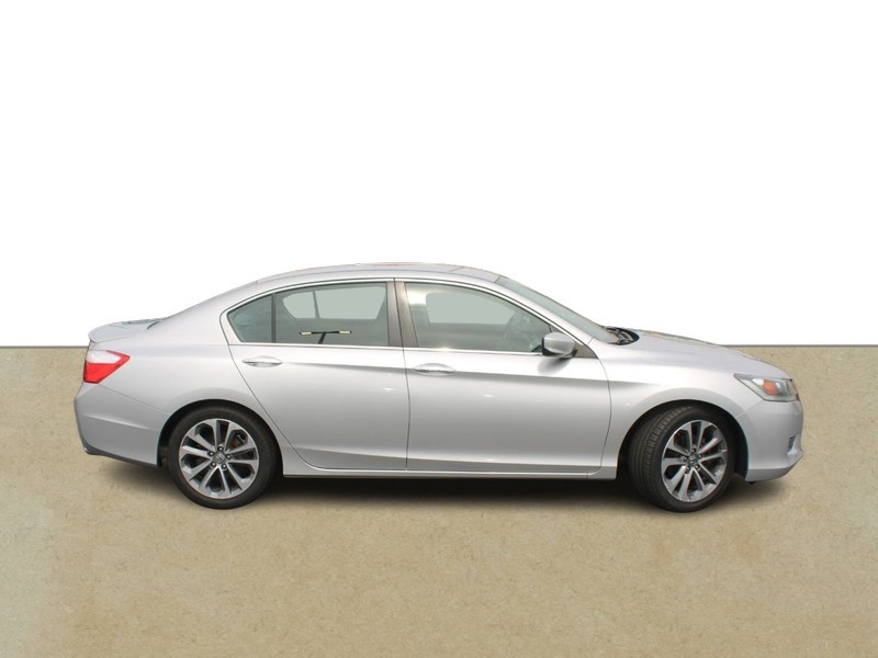 Honda Accord Sedan Vehicle Full-screen Gallery Image 02