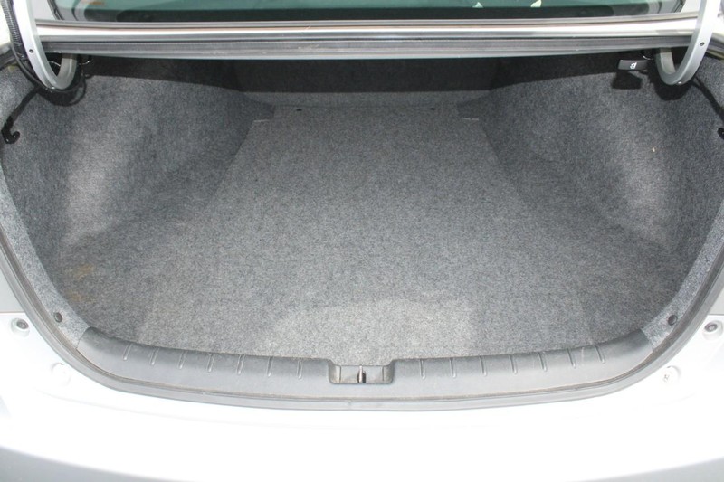 Honda Accord Sedan Vehicle Full-screen Gallery Image 07