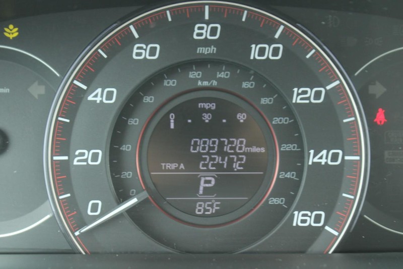 Honda Accord Sedan Vehicle Full-screen Gallery Image 18