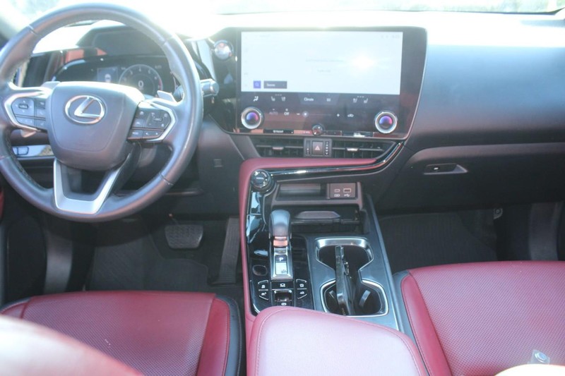 Lexus NX Vehicle Full-screen Gallery Image 10