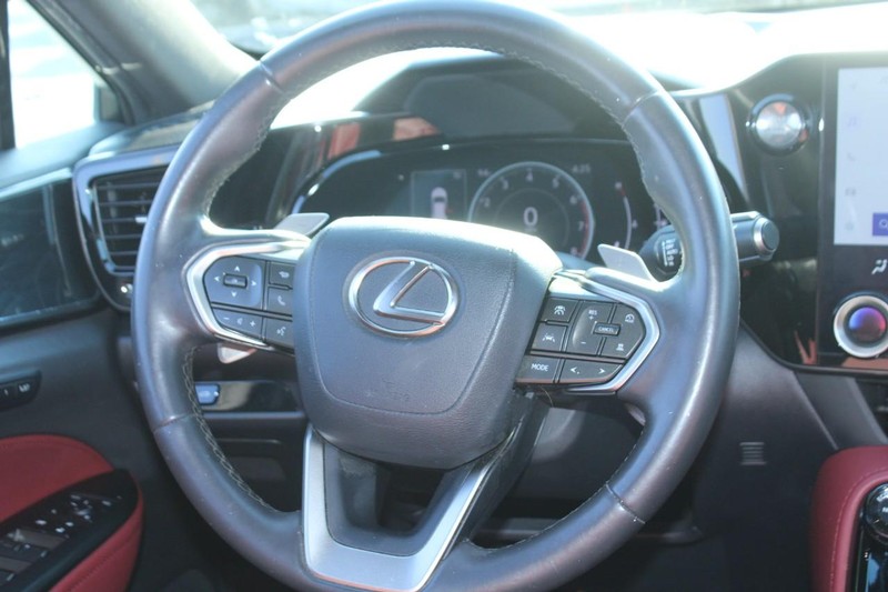 Lexus NX Vehicle Full-screen Gallery Image 11