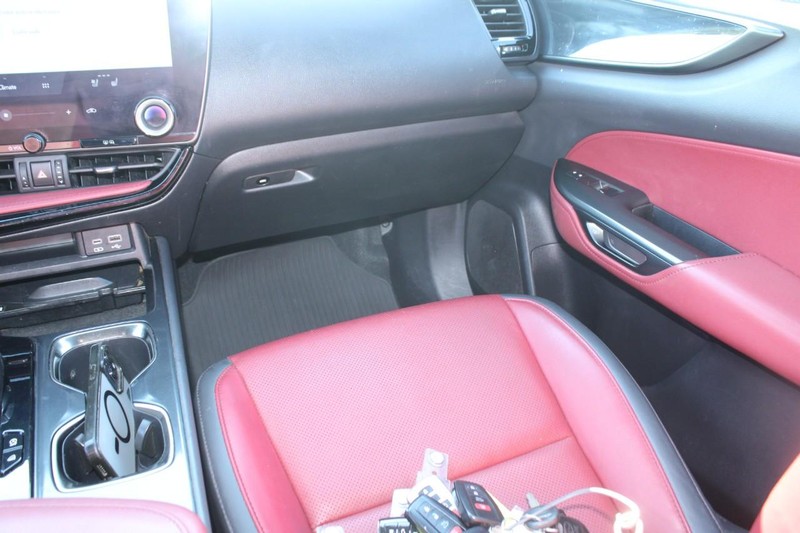 Lexus NX Vehicle Full-screen Gallery Image 13