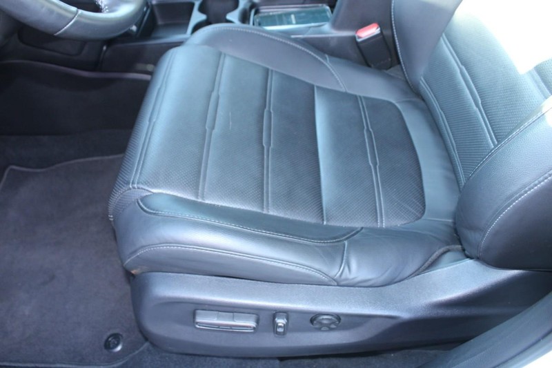 Honda CR-V Vehicle Full-screen Gallery Image 15