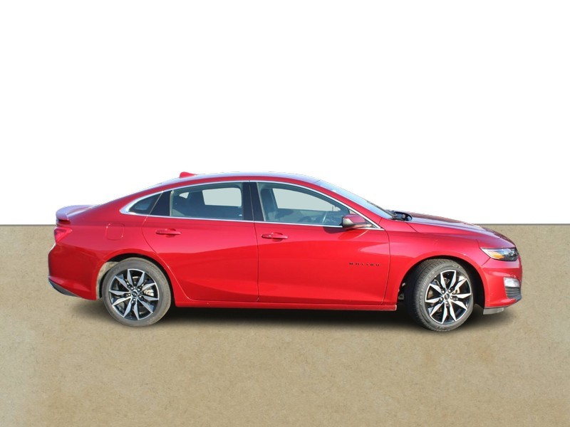 Chevrolet Malibu Vehicle Full-screen Gallery Image 02
