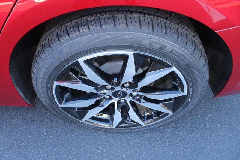 Chevrolet Malibu Vehicle Full-screen Gallery Image 07