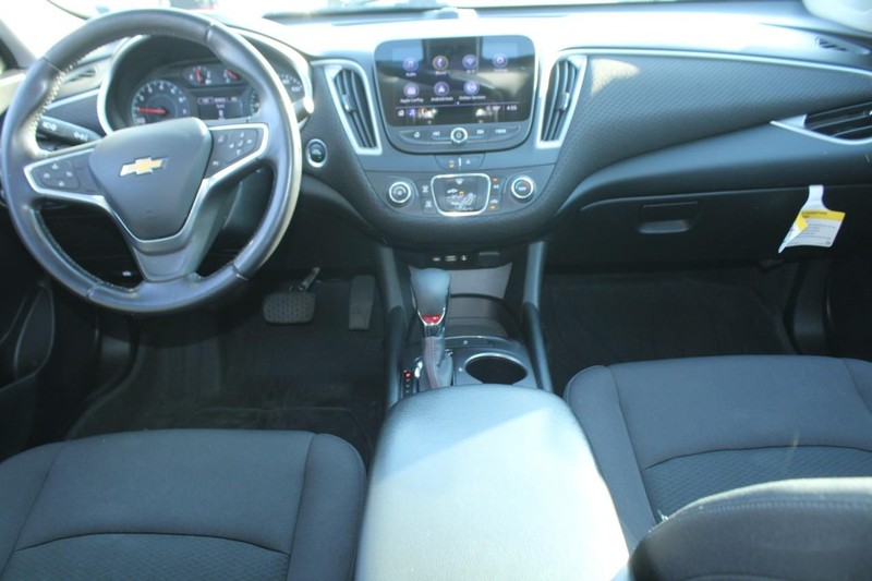 Chevrolet Malibu Vehicle Full-screen Gallery Image 10