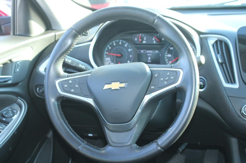 Chevrolet Malibu Vehicle Full-screen Gallery Image 11