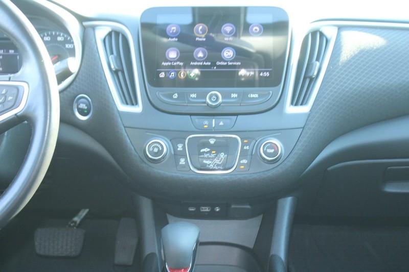 Chevrolet Malibu Vehicle Full-screen Gallery Image 12