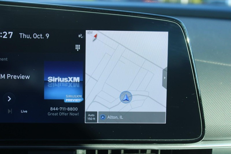 Hyundai Elantra Hybrid Vehicle Full-screen Gallery Image 19