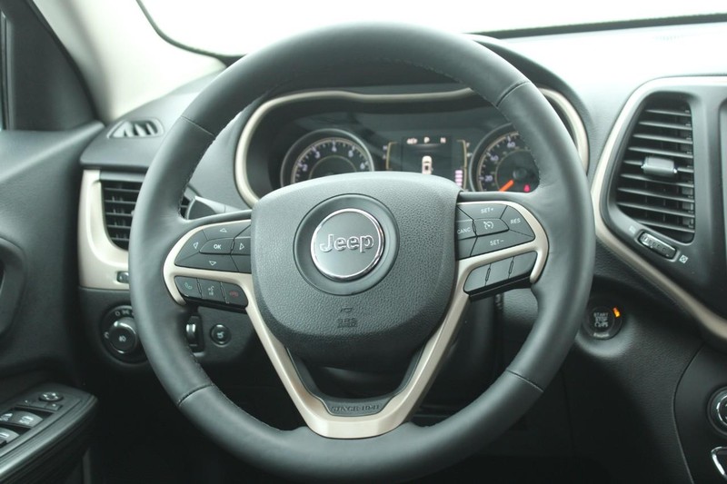 Jeep Cherokee Vehicle Full-screen Gallery Image 11