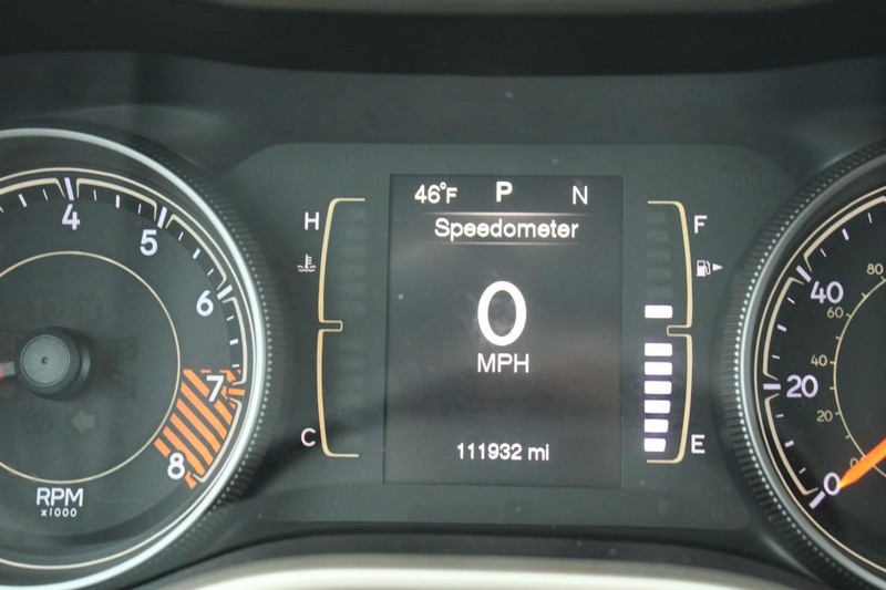 Jeep Cherokee Vehicle Full-screen Gallery Image 18