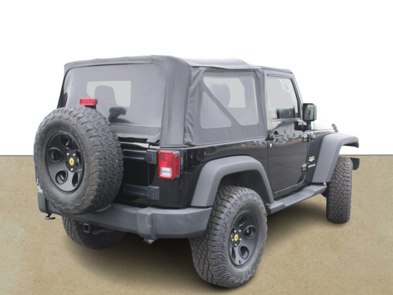 Jeep Wrangler Vehicle Full-screen Gallery Image 03