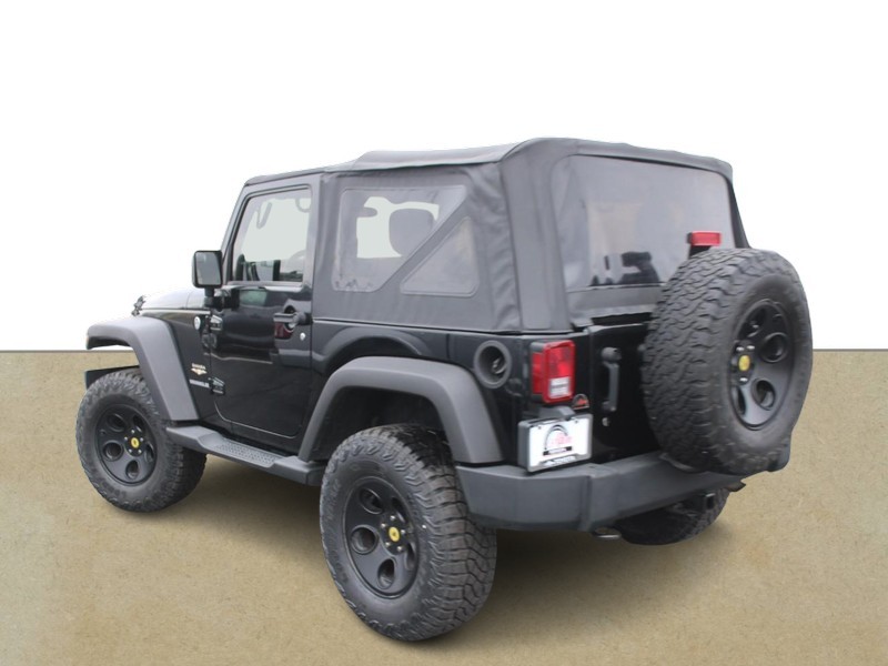 Jeep Wrangler Vehicle Full-screen Gallery Image 05