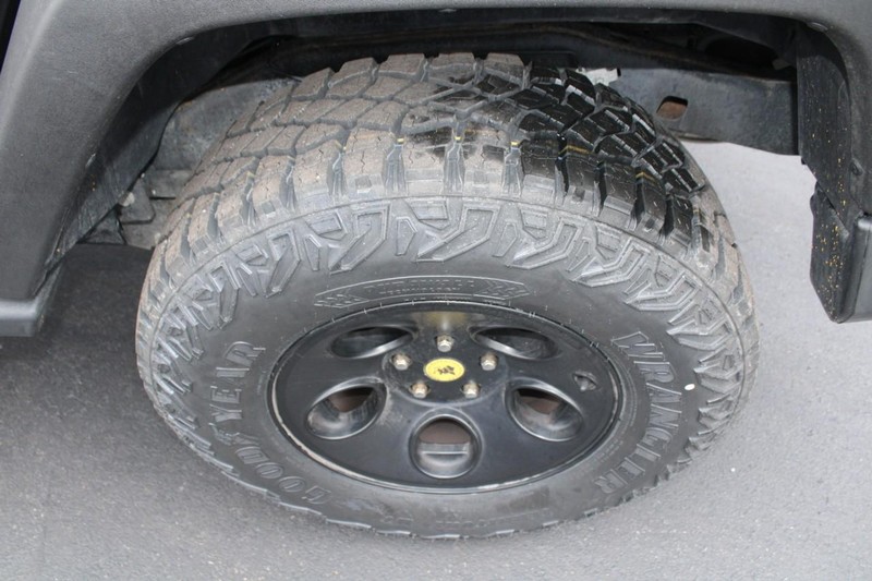 Jeep Wrangler Vehicle Full-screen Gallery Image 07