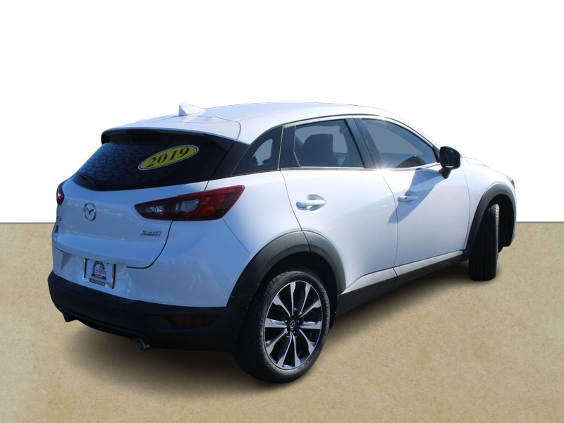 Mazda CX-3 Vehicle Full-screen Gallery Image 03