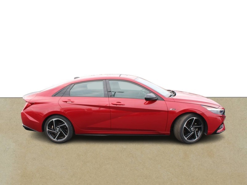 Hyundai Elantra Vehicle Full-screen Gallery Image 02