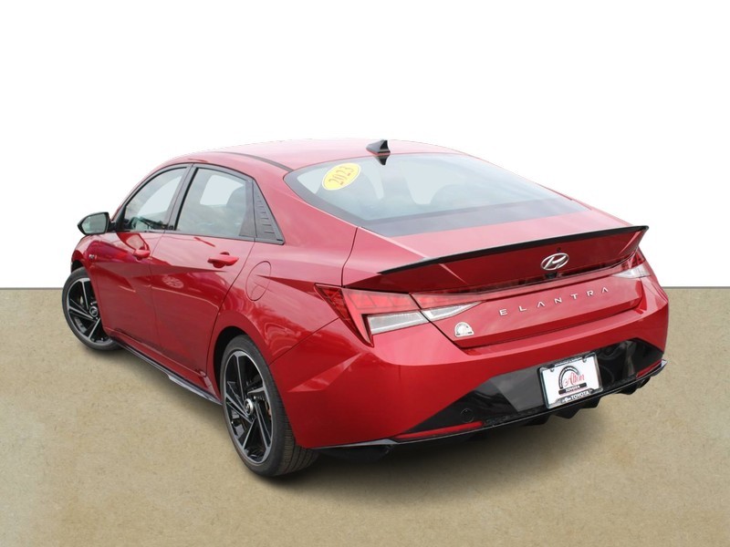 Hyundai Elantra Vehicle Full-screen Gallery Image 05