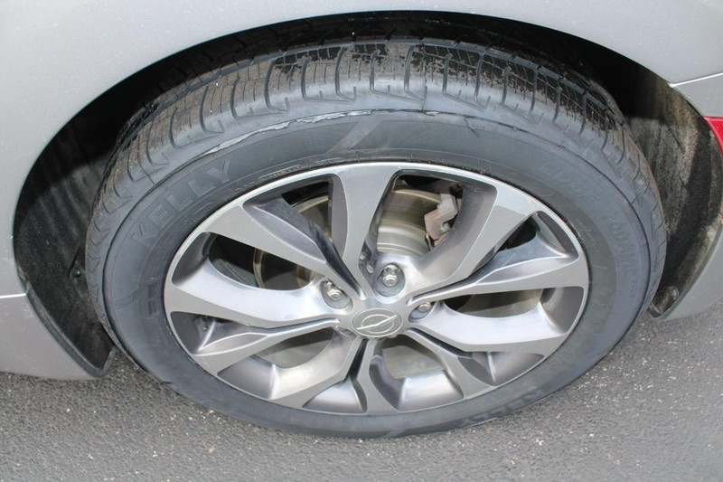 Chrysler Pacifica Vehicle Full-screen Gallery Image 07