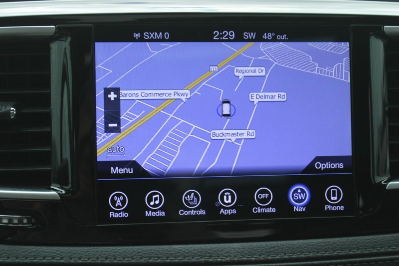 Chrysler Pacifica Vehicle Full-screen Gallery Image 20