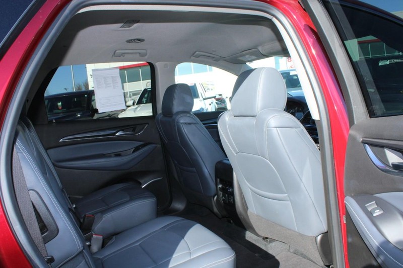 Buick Enclave Vehicle Full-screen Gallery Image 09