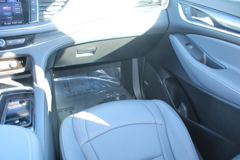 Buick Enclave Vehicle Full-screen Gallery Image 13