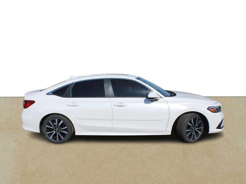 Honda Civic Sedan Vehicle Full-screen Gallery Image 02