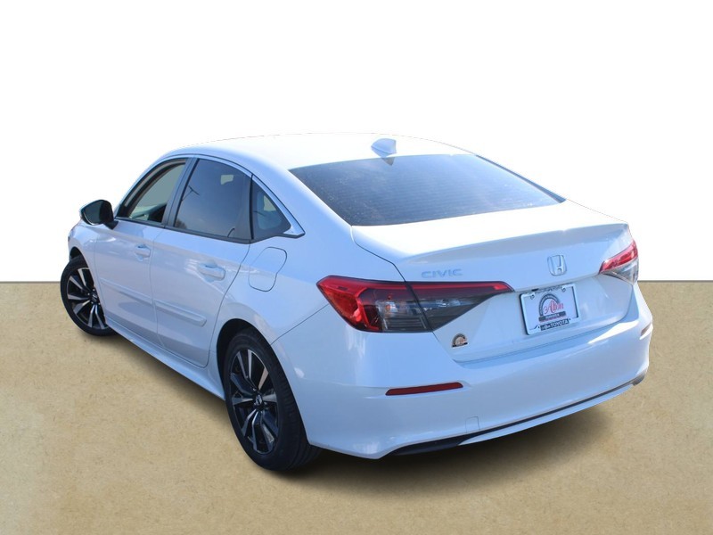 Honda Civic Sedan Vehicle Full-screen Gallery Image 05