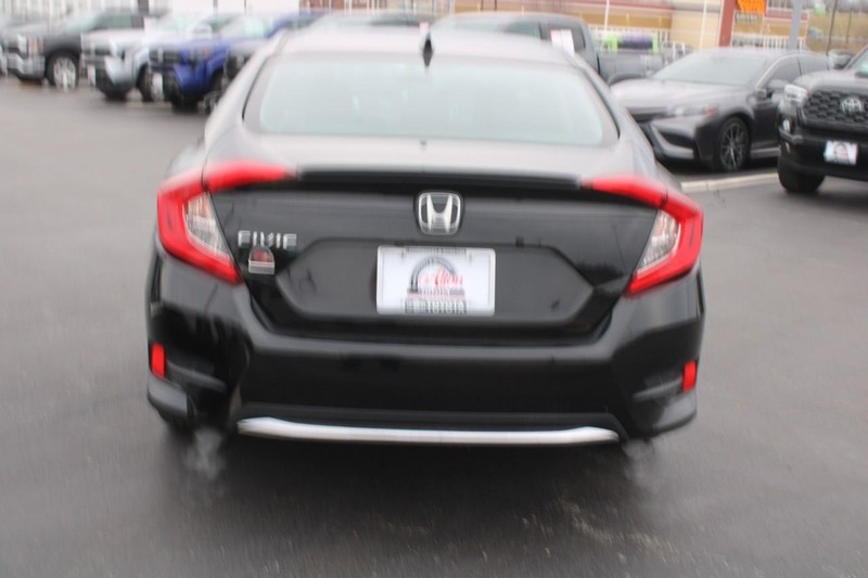Honda Civic Sedan Vehicle Full-screen Gallery Image 09